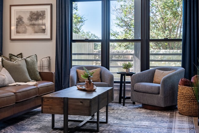 Photo - 100 Moss St Unidad ID1071606P