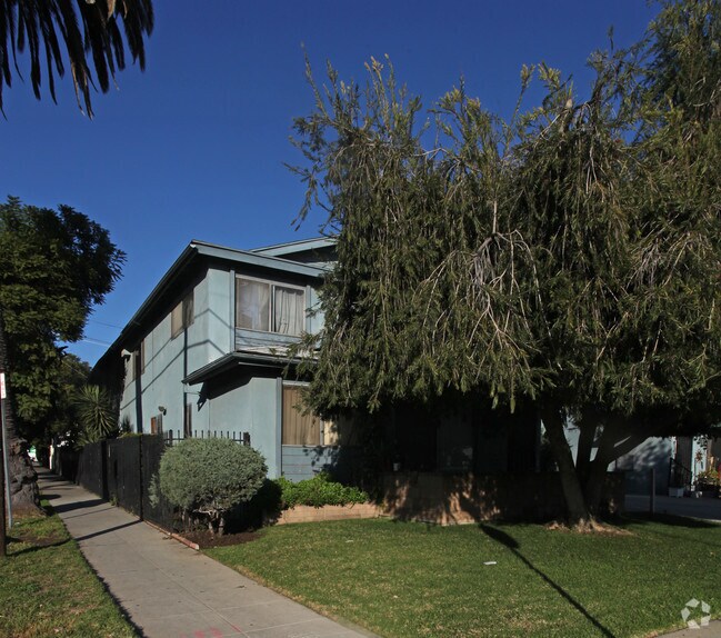 Photo - 5307-5309 Lincoln Ave