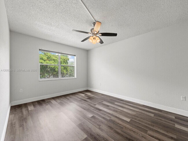 Photo - 4235 N University Dr Unit 312