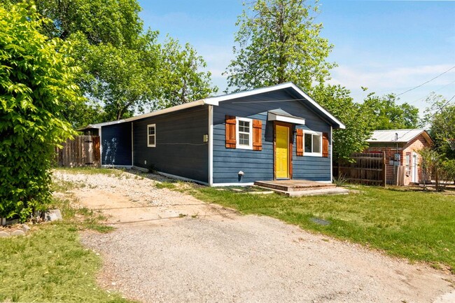 Photo - 1848 W Bridge St