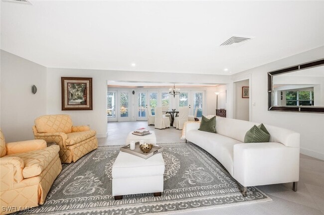 Photo - 735 Parkview Ln