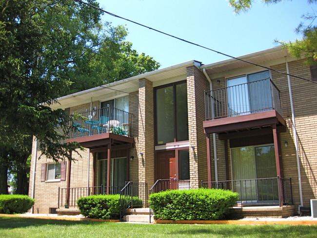 Hawk Lake Apartments & Townhomes - Hawk Lake Apartments & Townhomes