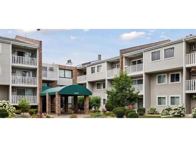 Building Photo - 1601 N Innsbruck Dr Unit 319