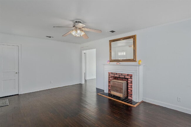 Photo - "Charming 2-Bedroom Shreveport Home with Cozy Fireplace & Gleaming Hardwood Floors!"