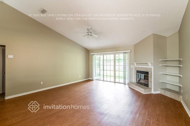 Photo - 7842 Mactavish Way S