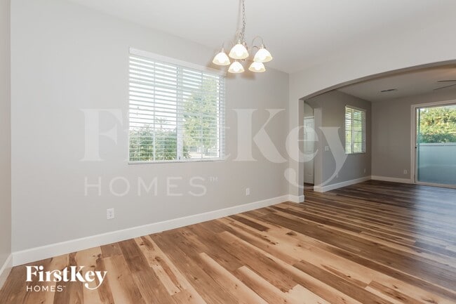 Photo - 940 S Henry Ln