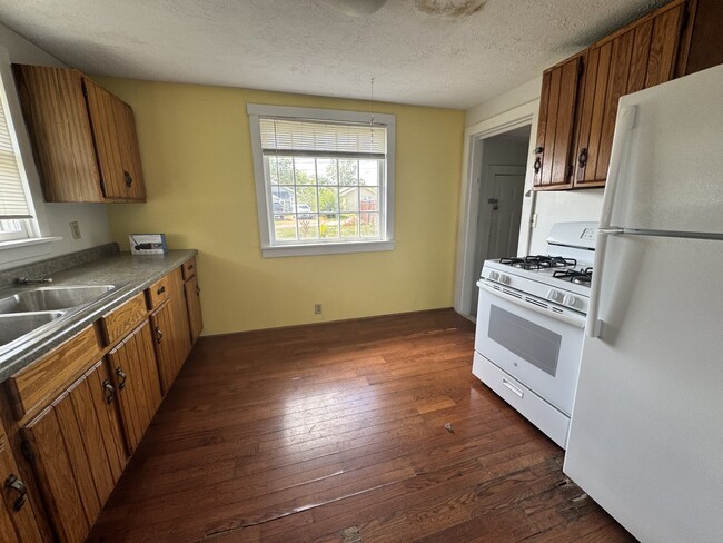 Photo - 1907 N Lafountain St