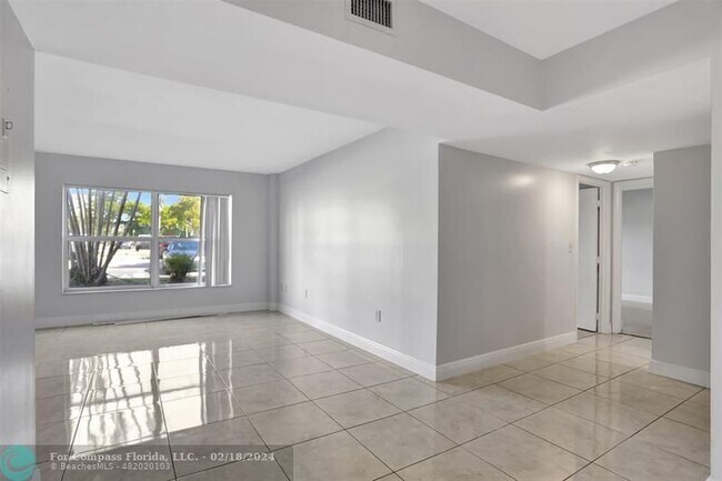 Photo - 4156 Inverrary Dr