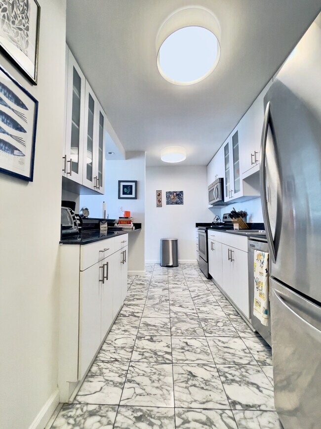Photo - 2040 Franklin St Unit 1105