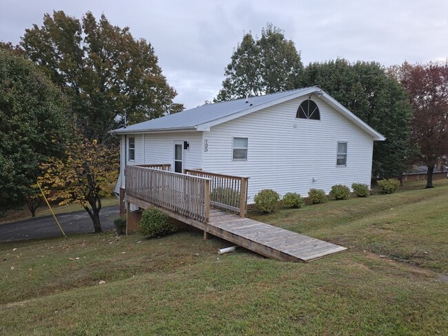 Photo - 105 Becky Dr