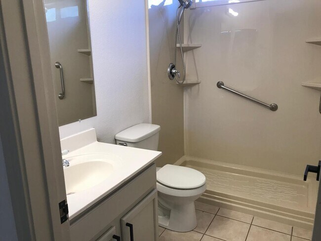 Photo - 8143 W Watkins St