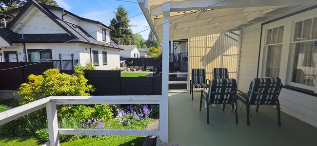 1969 43rd Av W