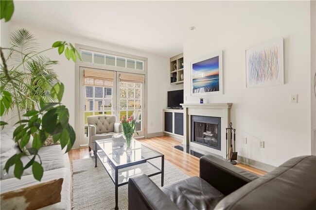 364 Bellevue Ave Unit D102