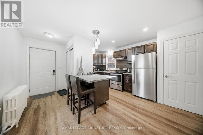 Photo - 209 Hunter St E Unit 1