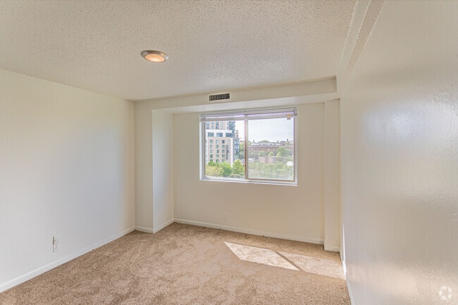 1HAB, 1BA - 550 ft² - Americana Apartments