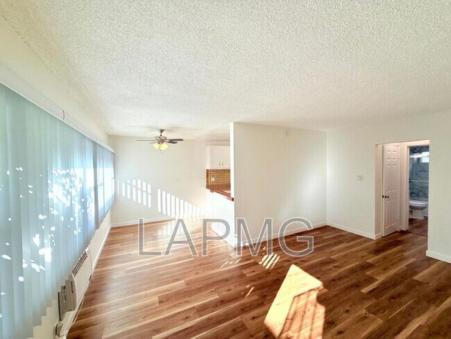 Building Photo - 10919 Pioneer Blvd