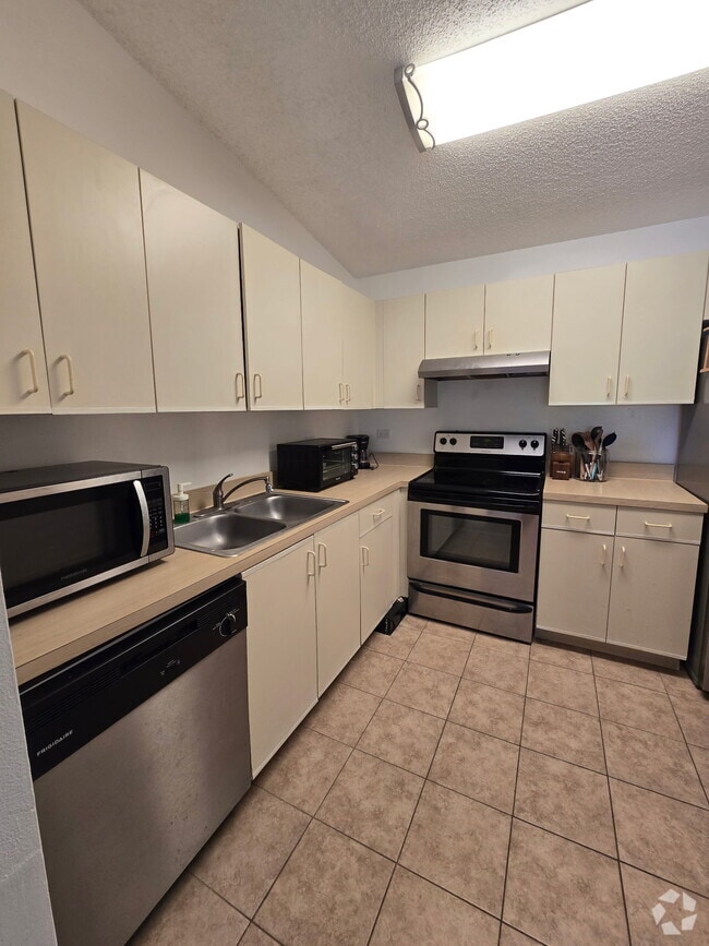 Building Photo - 3650 N 56th Ave Unit 520 Rental