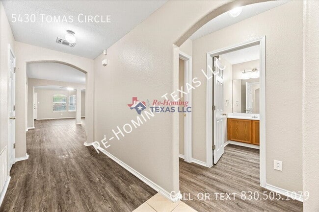 Photo - 5430 Tomas Cir.