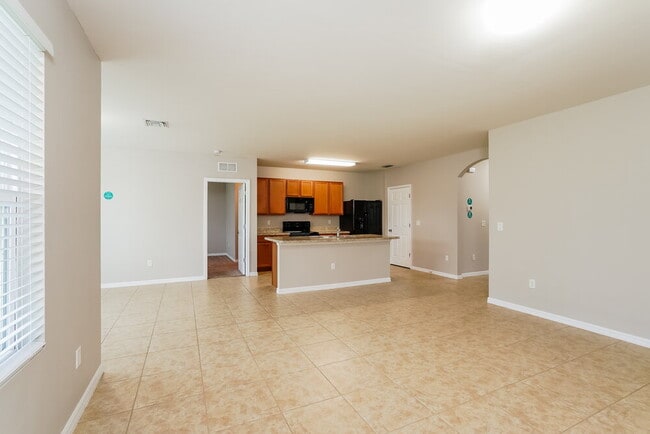 Photo - 2002 SE 12th St