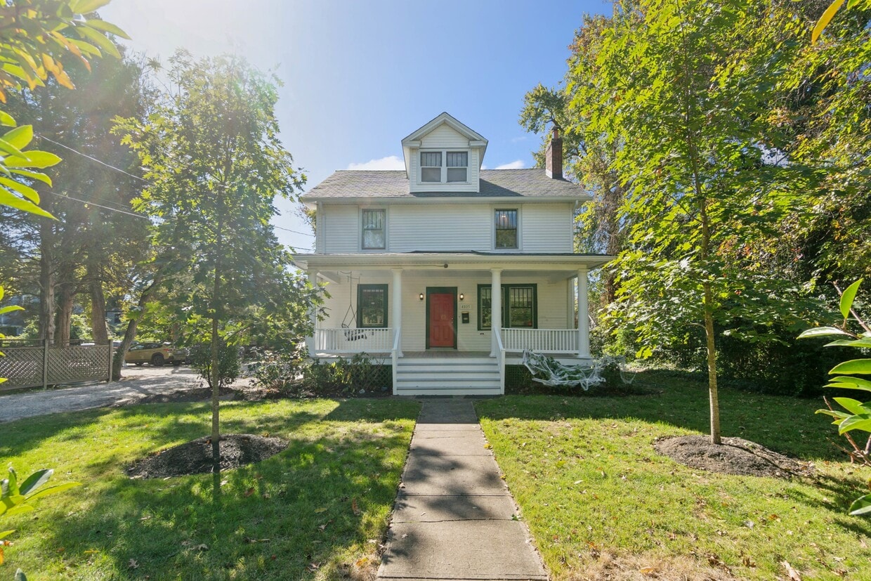 Photo - 4805 College Ave