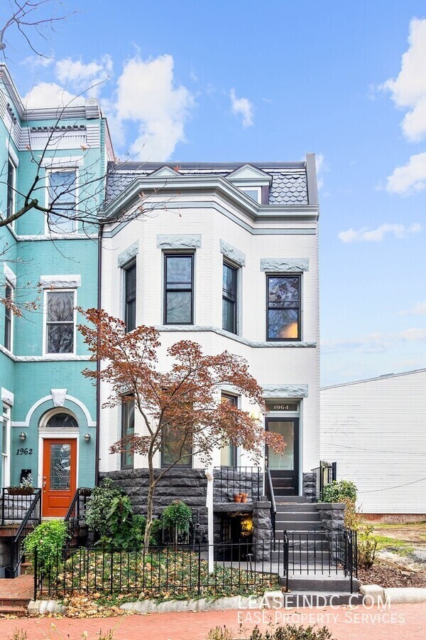Building Photo - 1964 2nd St NW Unit #B Rental