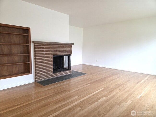 Photo - 16850 Palatine Ave N