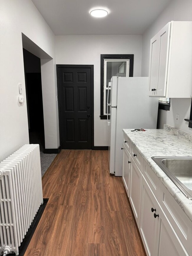 Building Photo - 84 E Main St Unit B Rental