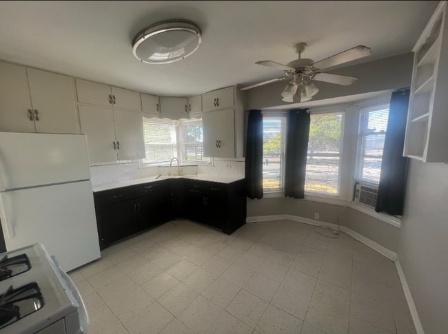 Photo - 142 Avant Ave