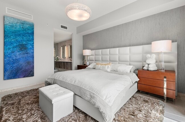 Photo - 950 Brickell Bay Dr