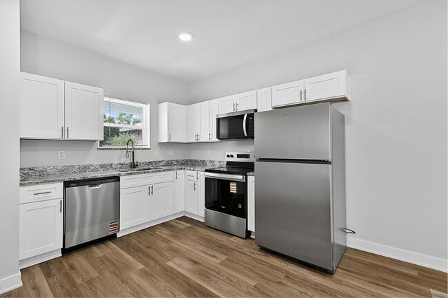Photo - 3947 Rookwood Ave
