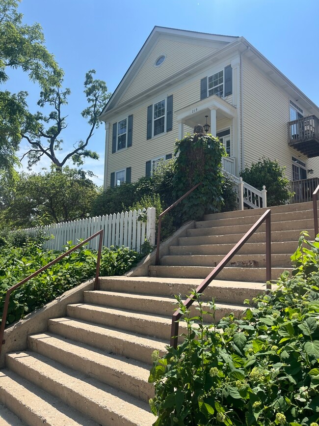 Photo - 219 S 4th St Unidad 3 Rental
