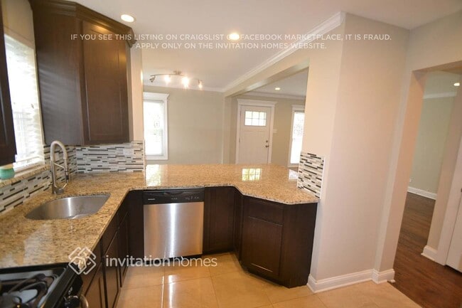 Photo - 5550 N Lotus Ave