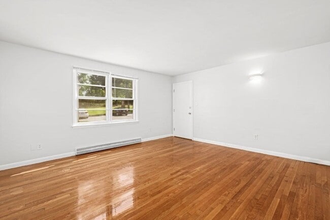 Photo - 22 SW Cutoff Unidad D