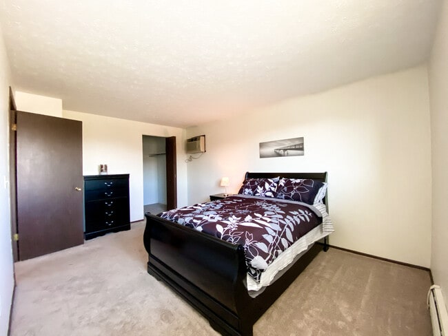 Model Master Bedroom - Condor Garden Apartments