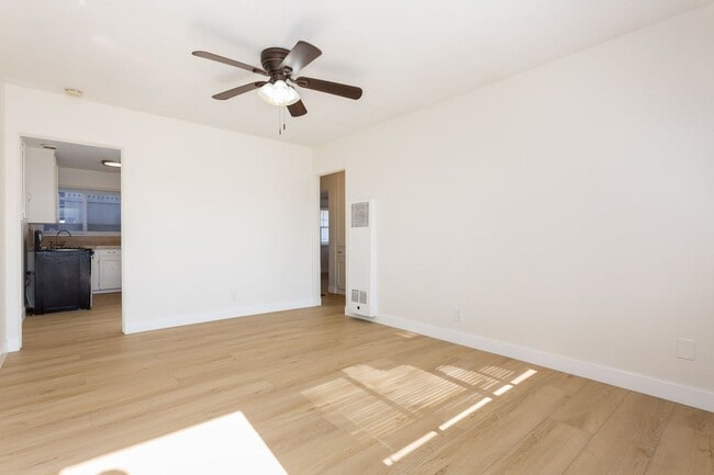 Building Photo - Parks Unit 4521