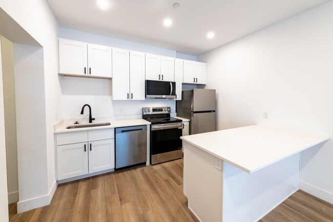Photo - 564-564 Carbonate St Unit 1-103