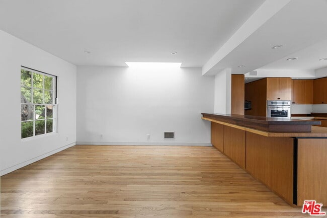 Photo - 202 S Saltair Ave