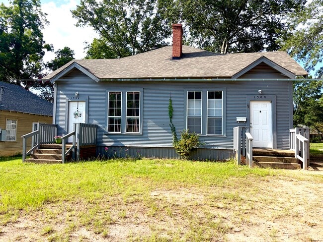 Building Photo - 1500 E Fannin St Unit B