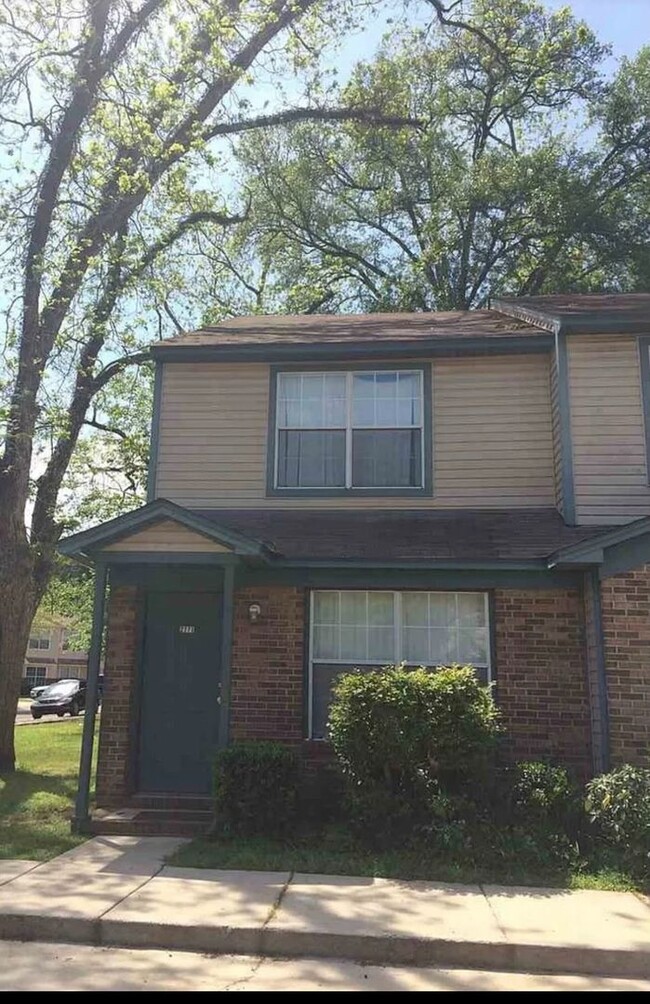 FOR RENT - Spacious 3BR/3BA Townhome! - FOR RENT - Spacious 3BR/3BA Townhome!