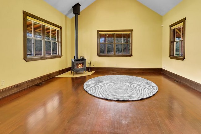 Photo - 521 Redmond-Fall City Rd SE