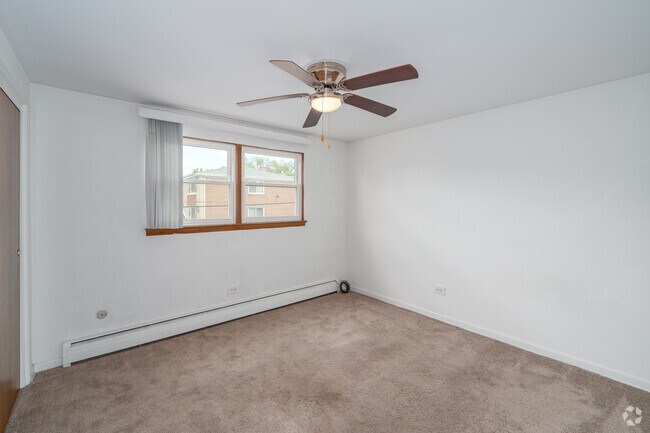 2BR, 1BA - 750SF - Primary Bedroom - 6946 W 65th St