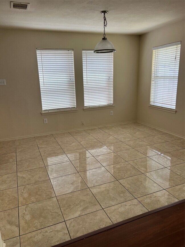 Photo - 13815 Fort Nelson Dr