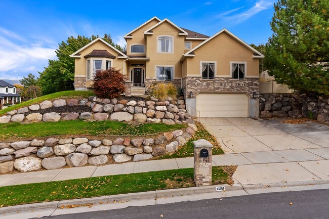 4 Bedroom/ 4 Bathroom Home In Draper - 4 Bedroom/ 4 Bathroom Home In Draper