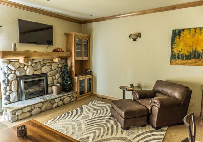 Photo - 1 Bedroom Centrally Located Summer Rental Unit 19