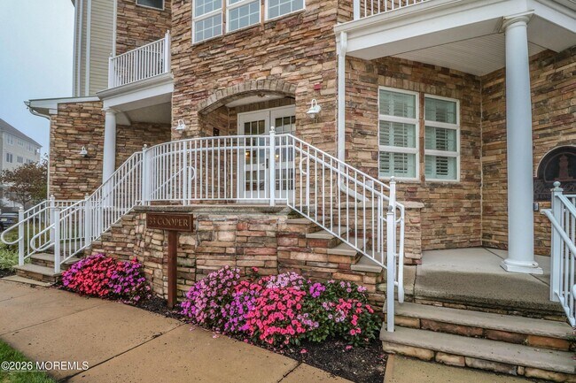 Photo - 33 Cooper Ave Unit 403