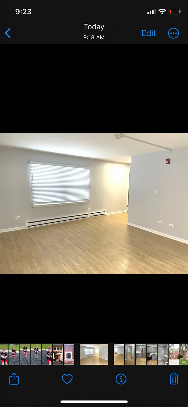 Living room - 4713 Elm St Unit 1W