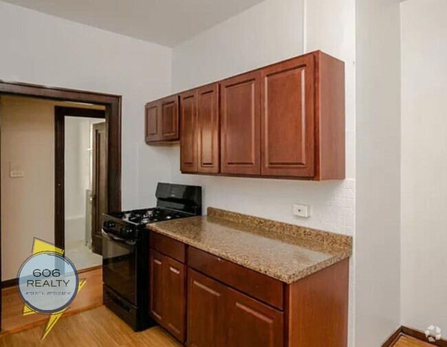 Building Photo - Beautiful Large Berwyn Apts on Wesley! Unit 6645-206