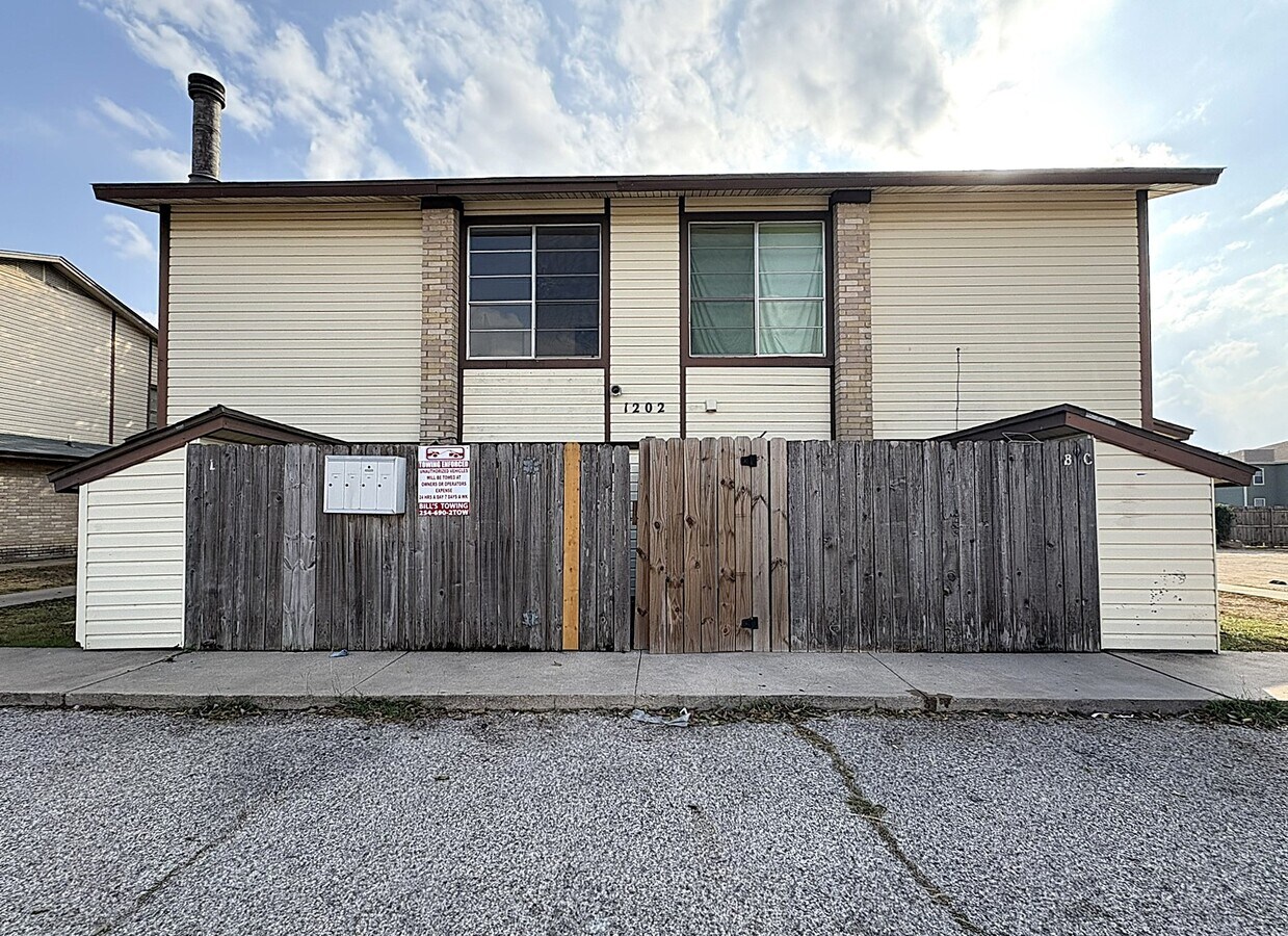 Photo - 1202 Covey Ln Apartamentos Unidad #D
