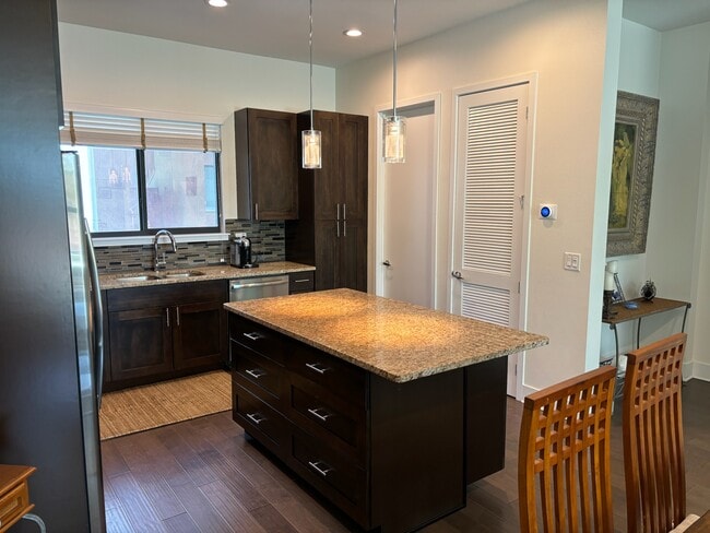 Photo - 130 8th St N