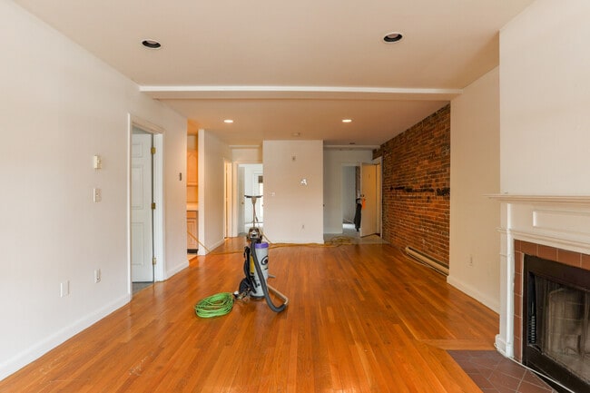 Photo - 1750 Washington St Unidad 2